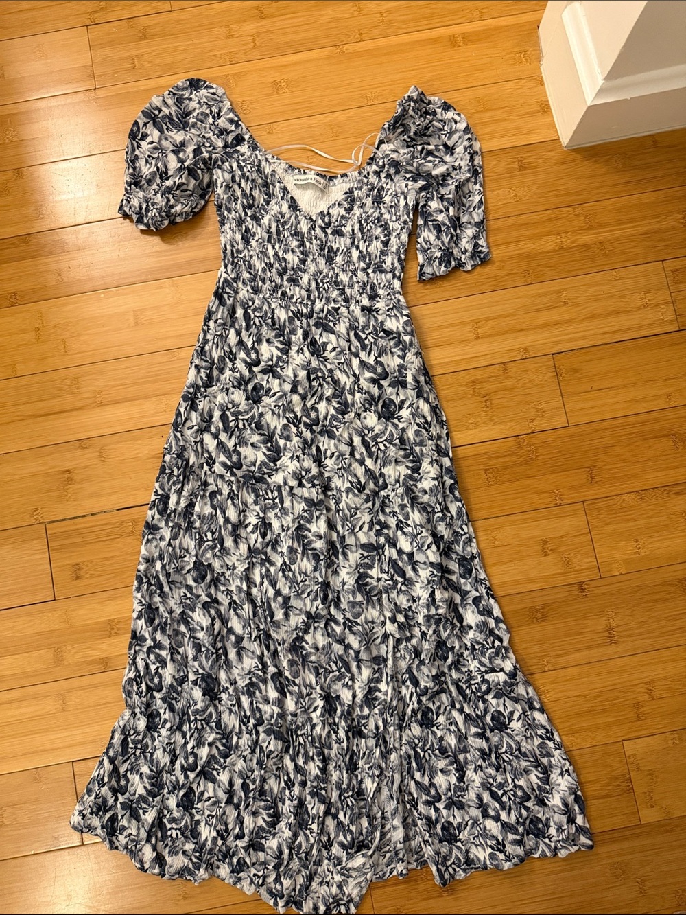 Abercrombie & Fitch Navy and White Floral Midi Dress with Puff Sleeves
